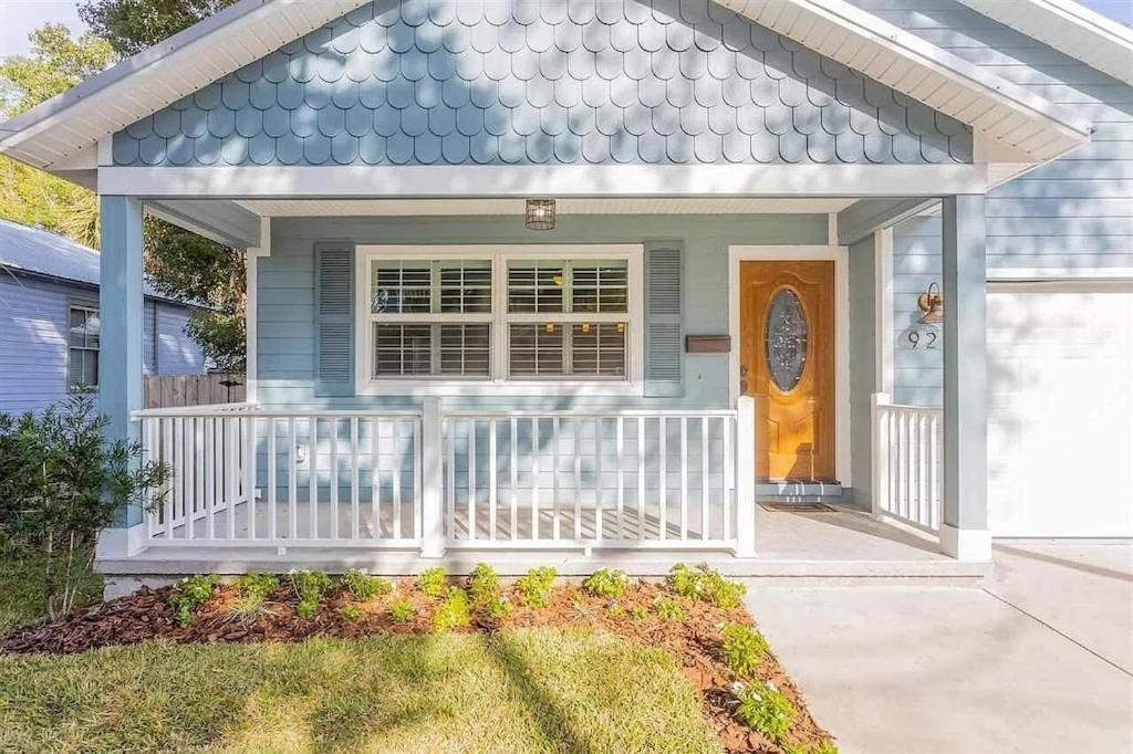 Modern, Upscale, And New Blue Bungalow In The Heart Of Downtown St Augustine Сент Августин Екстериор снимка