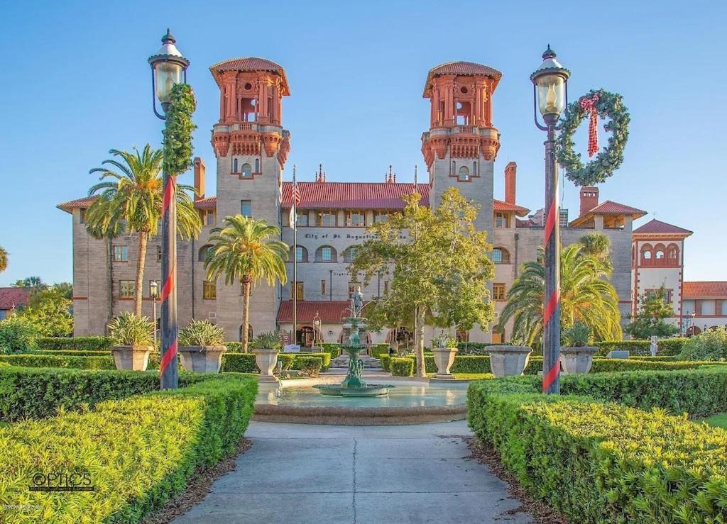 Modern, Upscale, And New Blue Bungalow In The Heart Of Downtown St Augustine Сент Августин Екстериор снимка