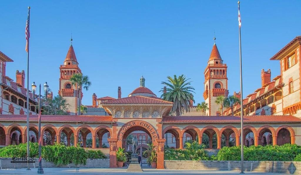 Modern, Upscale, And New Blue Bungalow In The Heart Of Downtown St Augustine Сент Августин Екстериор снимка