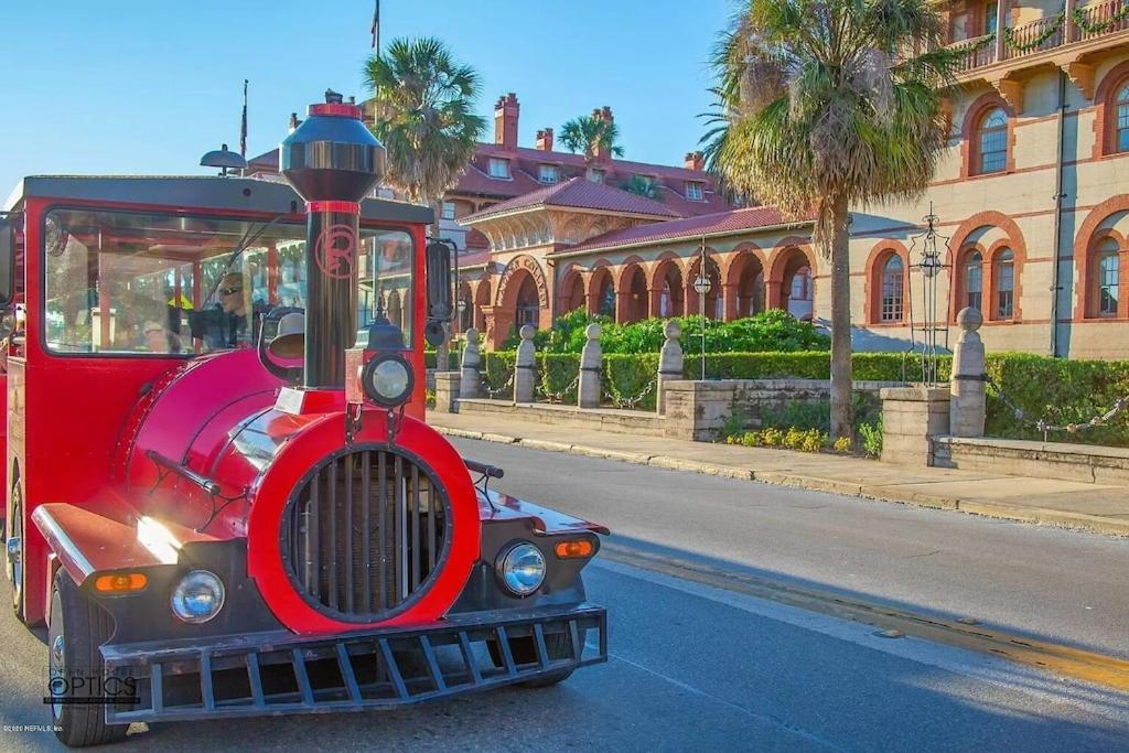 Modern, Upscale, And New Blue Bungalow In The Heart Of Downtown St Augustine Сент Августин Екстериор снимка